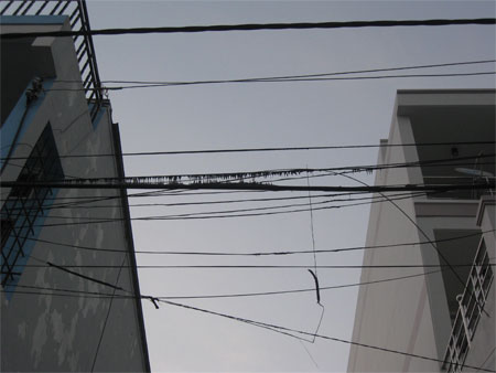 Đường[-]dây[-]cáp[-]quang[-]đứt[-]rời[-]và[-]chảy[-]nhựa